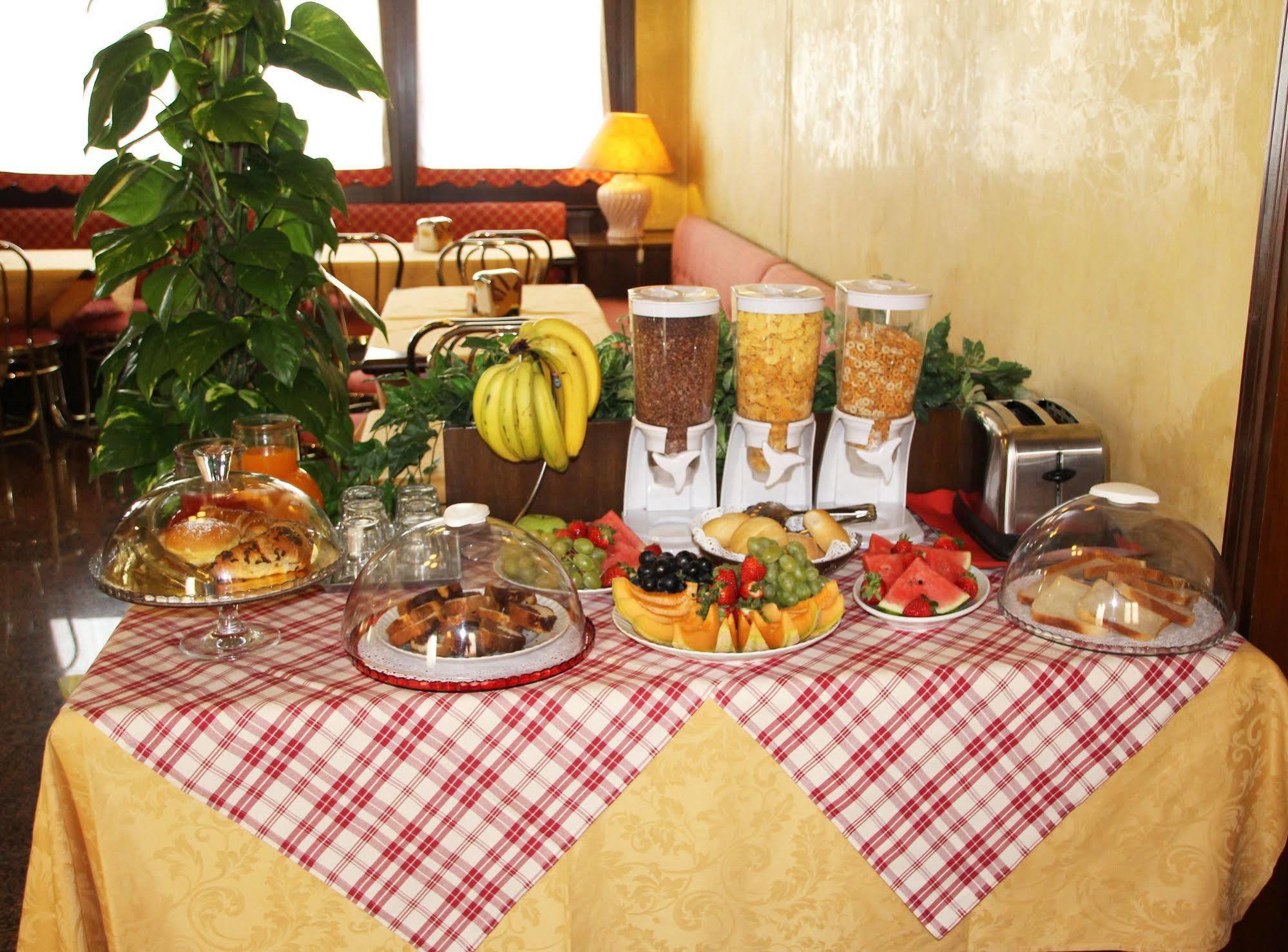 Albergo Ristorante Leon D'Oro Noventa di Piave Luaran gambar