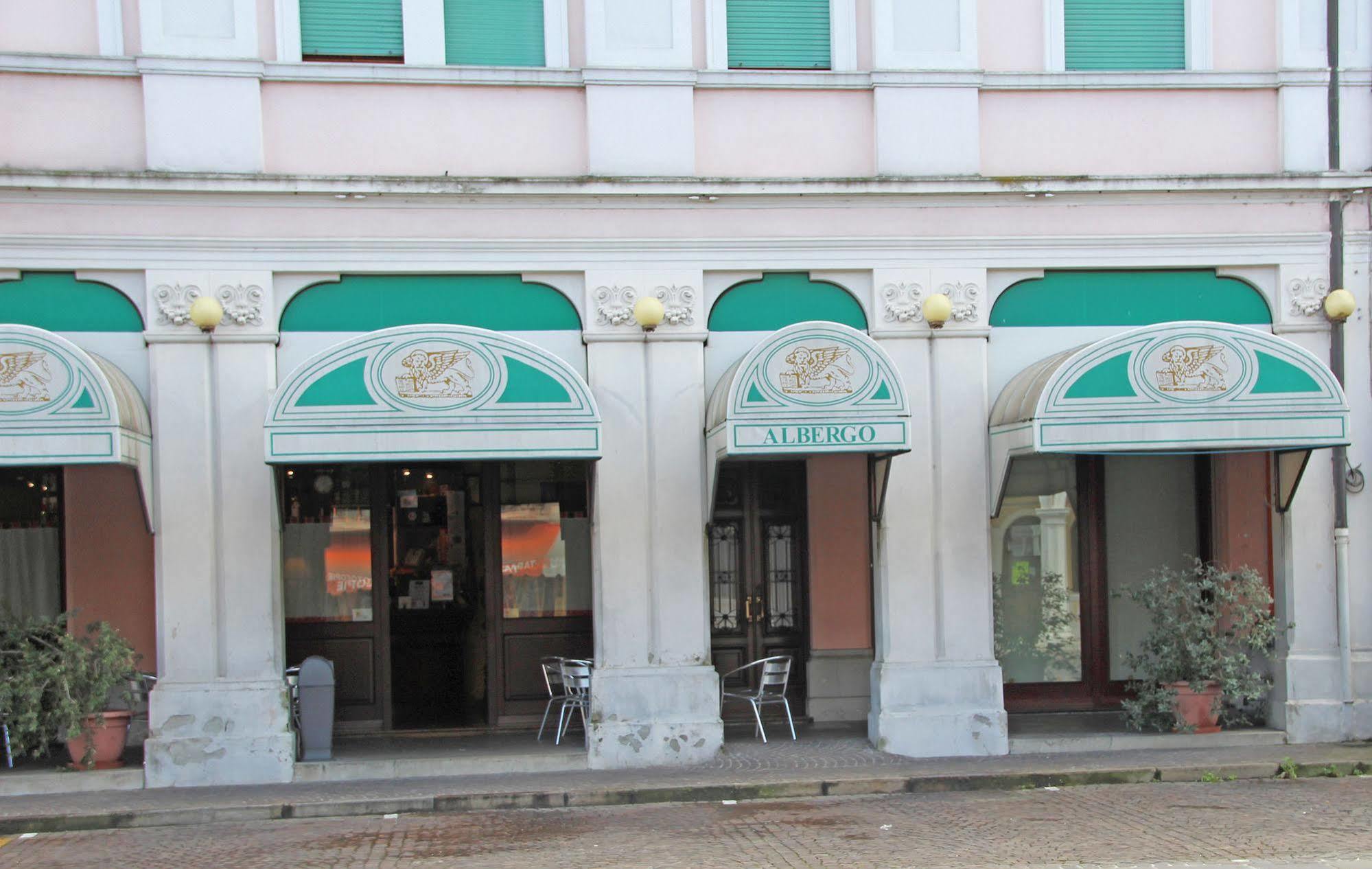 Albergo Ristorante Leon D'Oro Noventa di Piave Luaran gambar