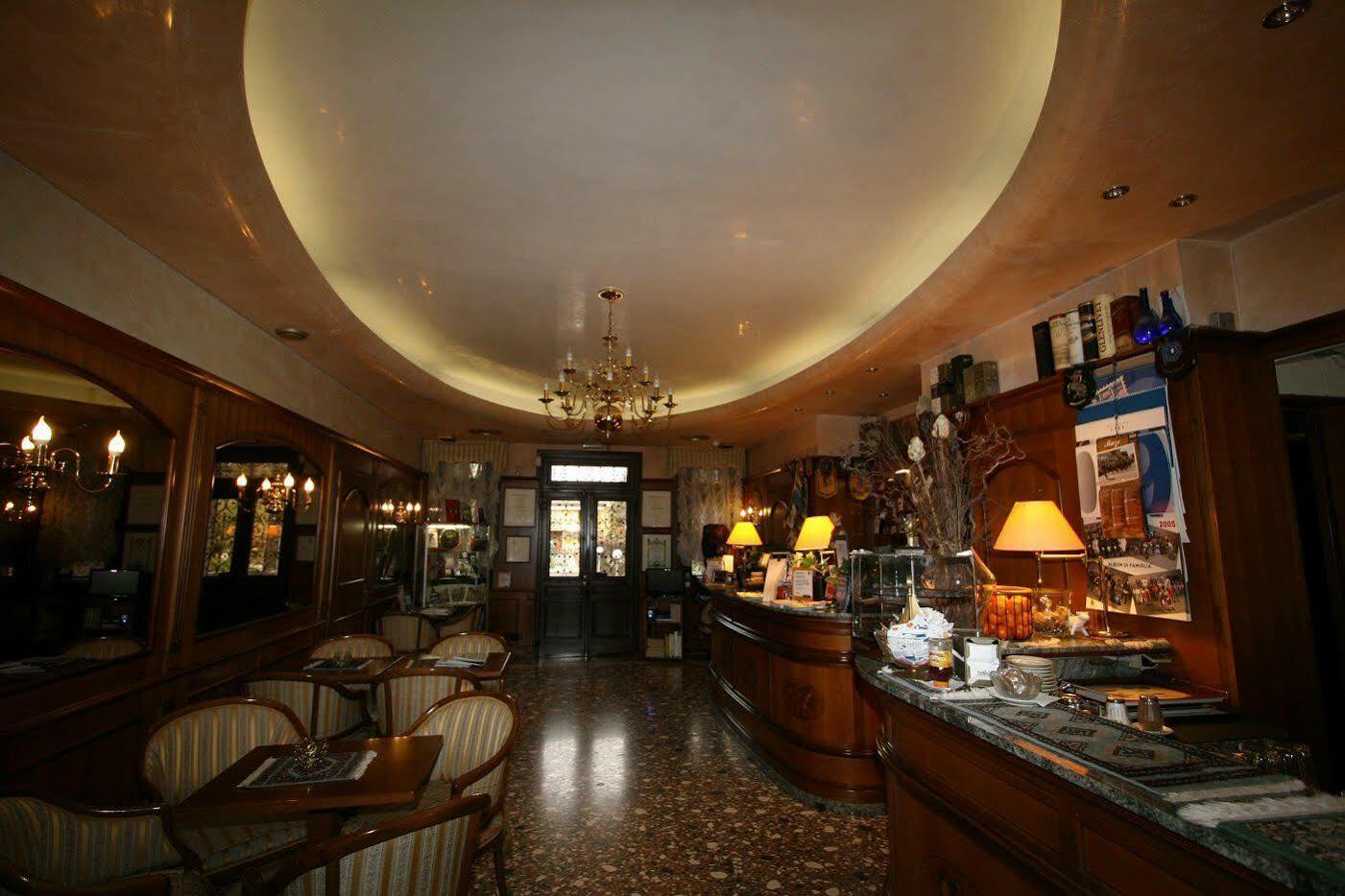 Albergo Ristorante Leon D'Oro Noventa di Piave Luaran gambar